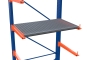 Support de rayonnage avec barre de fixation pour rayonnage cantilever