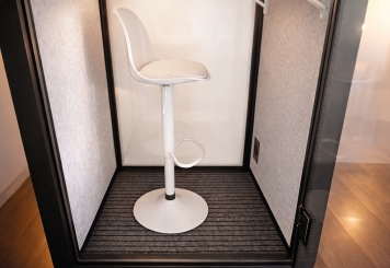 Büro Telefonzelle / Telefonkabine LIA100 für 1 Person, Schwarz, 870 mm x 866 mm Raumfläche 